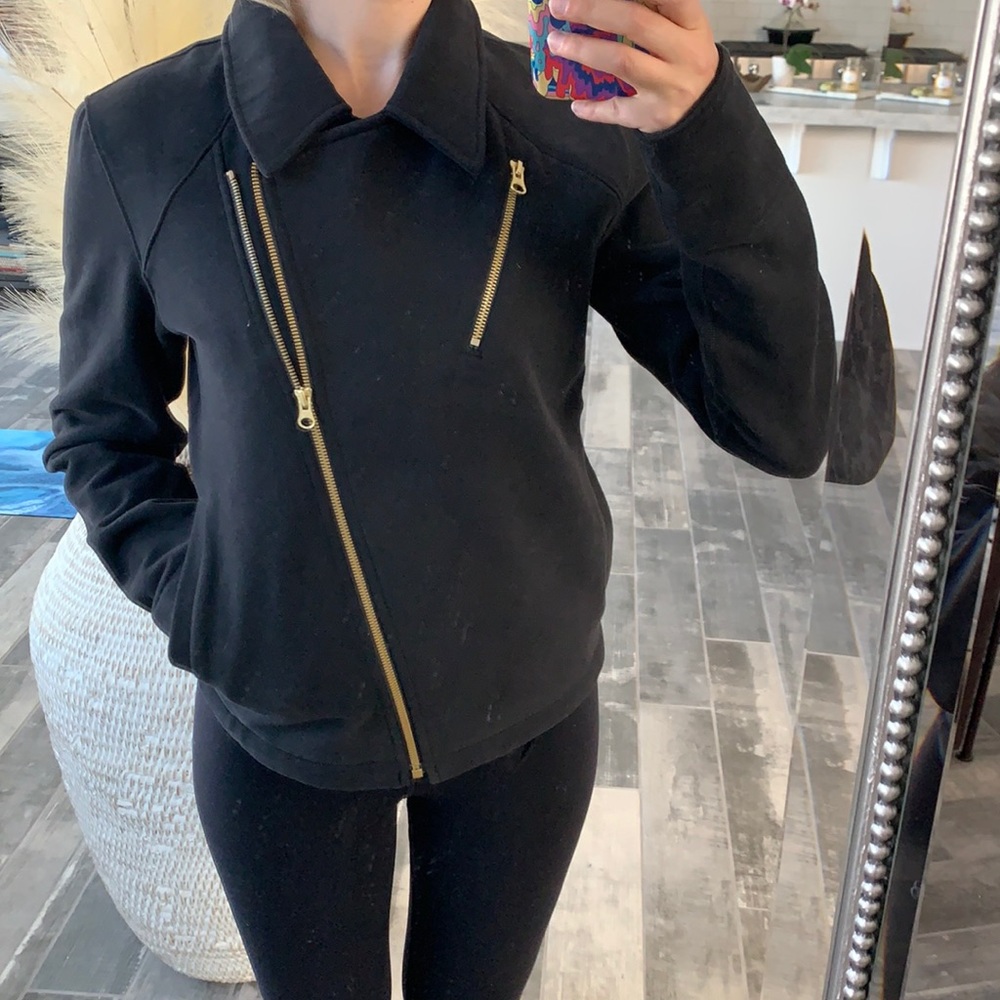 Black jacket - Picture 2 of 3
